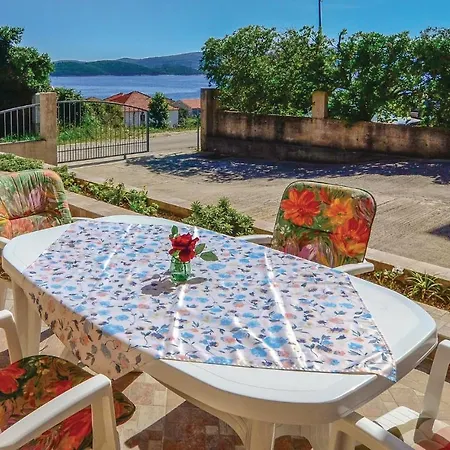 Apartmán Stunning In W/ Wifi And 1 Bedrooms Orebić